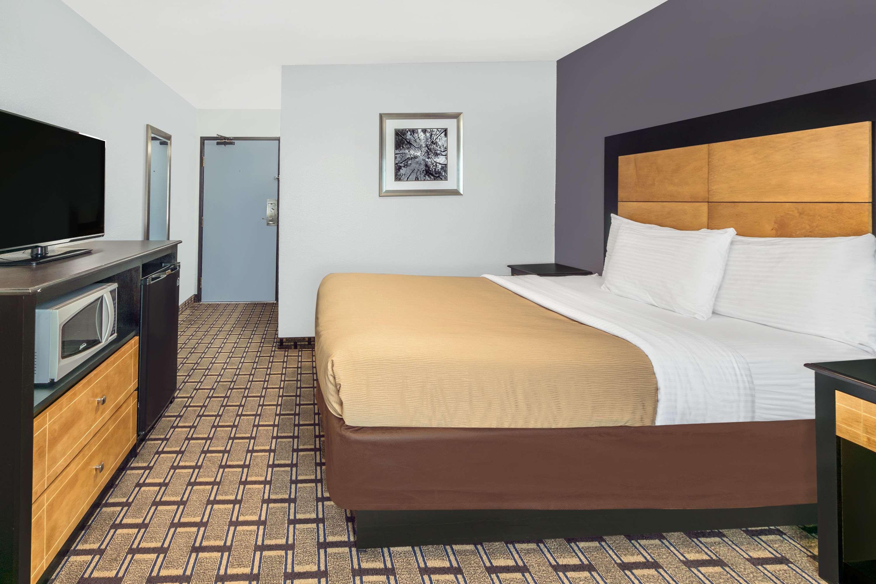 Quality Inn - Дентън Екстериор снимка