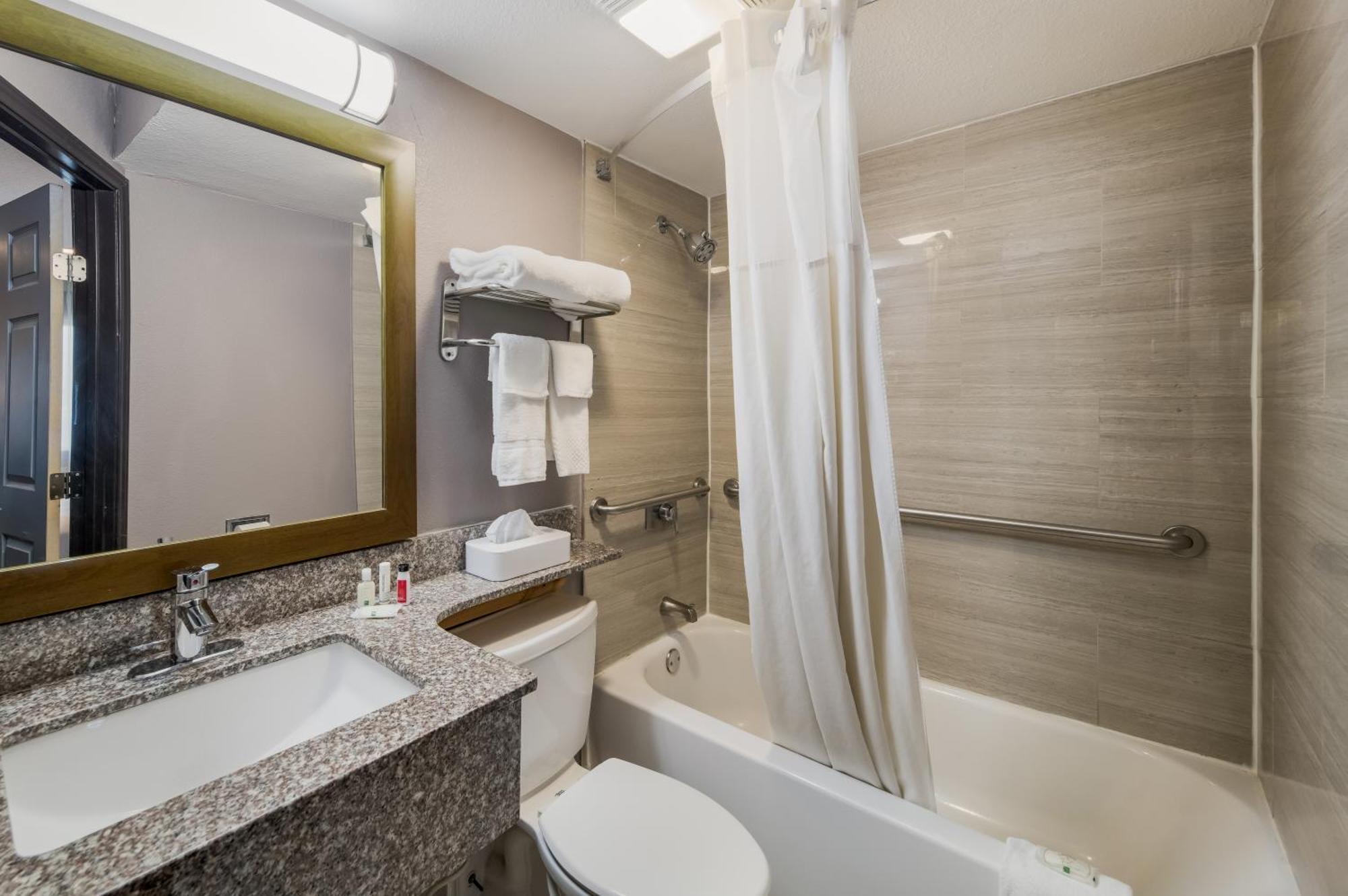 Quality Inn - Дентън Екстериор снимка